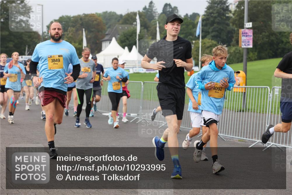 13.09.2026 - Kiel Lauf Andreas Tolksdorf http://msf.ph/oto/10293995 13.09.2026 09:25:36 Kiellinie 5811, 38, 3849, 7744, 7753, 1, 4092 meine-sportfotos.de
