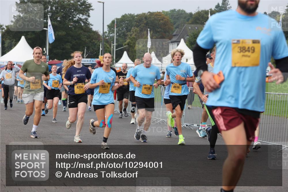 13.09.2026 - Kiel Lauf Andreas Tolksdorf http://msf.ph/oto/10294001 13.09.2026 09:25:38 Kiellinie 6649, 5400, 4256, 5811, 877, 6038, 8636, 3849 meine-sportfotos.de
