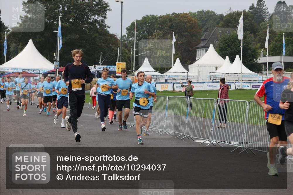 13.09.2026 - Kiel Lauf Andreas Tolksdorf http://msf.ph/oto/10294037 13.09.2026 09:25:50 Kiellinie 9986, 25, 6299, 8476, 6556, 40, 10036 meine-sportfotos.de