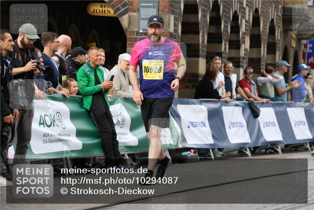 13.09.2026 - 21. swb-Marathon Bremen Strokosch-Dieckow http://msf.ph/oto/10294087 13.09.2026 11:19:23 Ziel 10202, 10524, 11629, 11794, 12090, 10004 meine-sportfotos.de