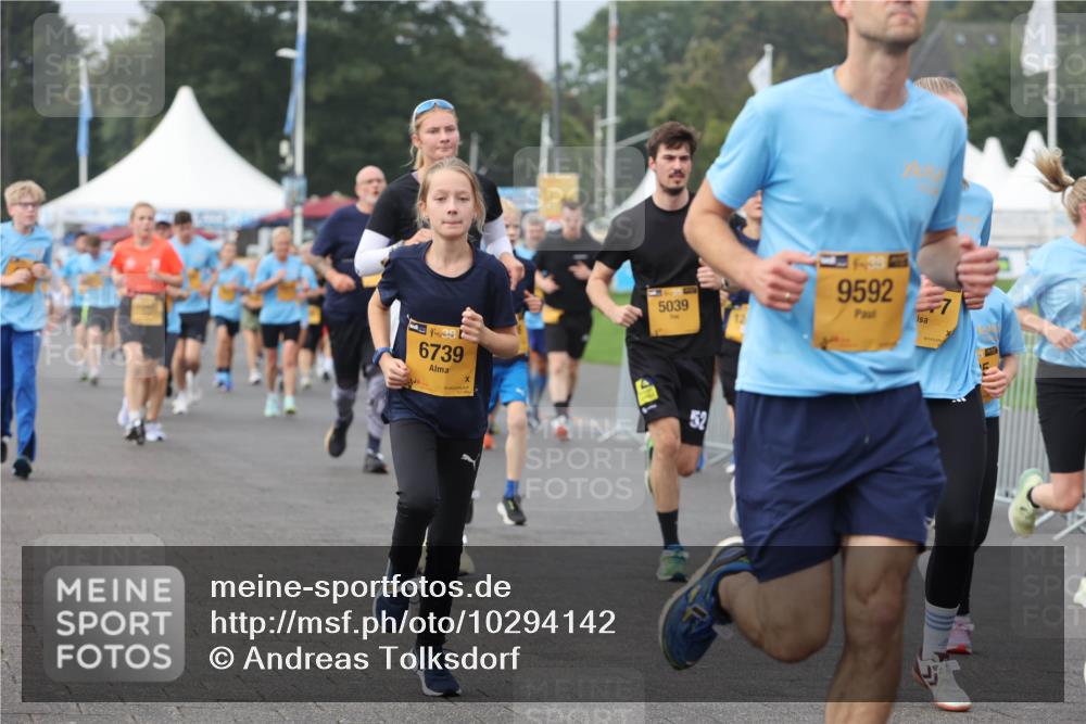 13.09.2026 - Kiel Lauf Andreas Tolksdorf http://msf.ph/oto/10294142 13.09.2026 09:26:11 Kiellinie 38, 6739, 5039, 9592, 7, 52 meine-sportfotos.de