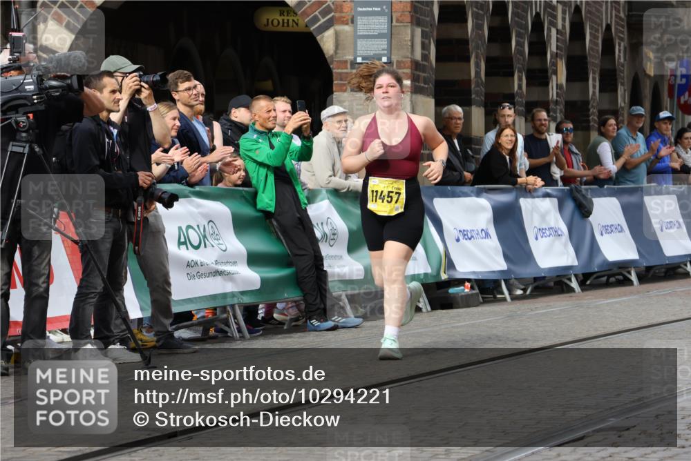 13.09.2026 - 21. swb-Marathon Bremen Strokosch-Dieckow http://msf.ph/oto/10294221 13.09.2026 11:19:47 Ziel 10004, 10629, 10933, 11050, 11760, 12224, 10430, 10882, 11546, 12472 meine-sportfotos.de