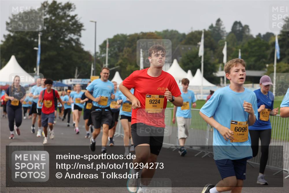13.09.2026 - Kiel Lauf Andreas Tolksdorf http://msf.ph/oto/10294273 13.09.2026 09:26:30 Kiellinie 11653, 38, 9224, 38, 6099, 5171 meine-sportfotos.de
