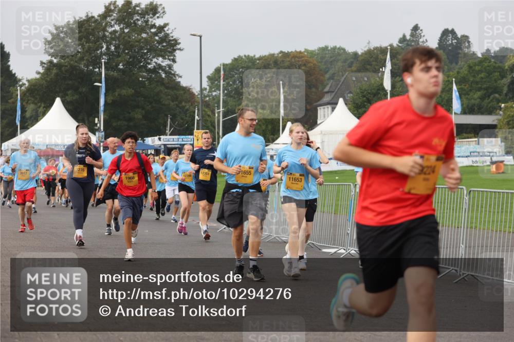 13.09.2026 - Kiel Lauf Andreas Tolksdorf http://msf.ph/oto/10294276 13.09.2026 09:26:31 Kiellinie 2017, 1235, 1655, 12351, 12348, 1966, 11653 meine-sportfotos.de