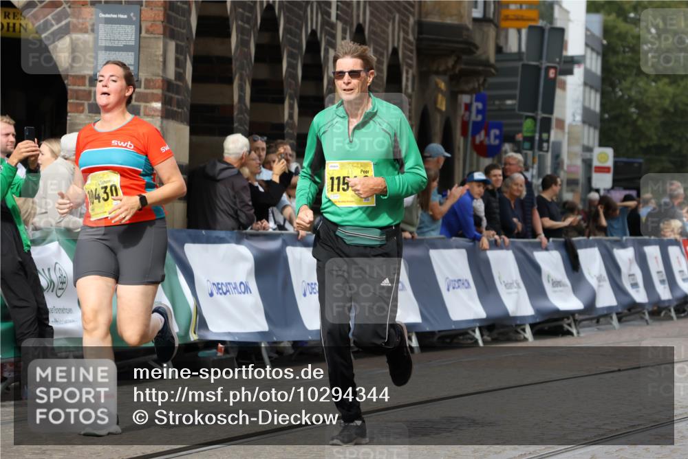 13.09.2026 - 21. swb-Marathon Bremen Strokosch-Dieckow http://msf.ph/oto/10294344 13.09.2026 11:20:07 Ziel 10882, 11457, 12472, 11244, 11333, 11337, 12374 meine-sportfotos.de