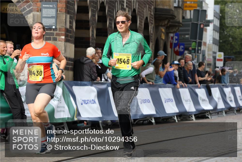 13.09.2026 - 21. swb-Marathon Bremen Strokosch-Dieckow http://msf.ph/oto/10294356 13.09.2026 11:20:07 Ziel 10882, 11457, 12472, 11244, 11333, 11337, 12374 meine-sportfotos.de