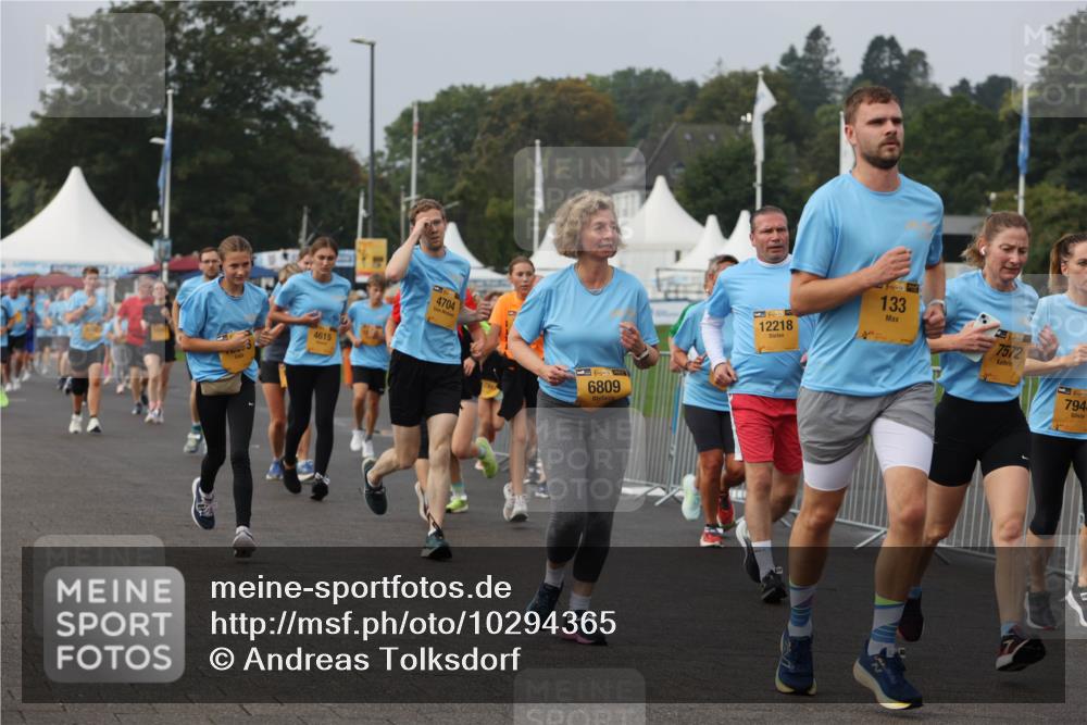13.09.2026 - Kiel Lauf Andreas Tolksdorf http://msf.ph/oto/10294365 13.09.2026 09:26:45 Kiellinie 4615, 4704, 6809, 12218, 1, 39, 133, 39, 7572, 794 meine-sportfotos.de