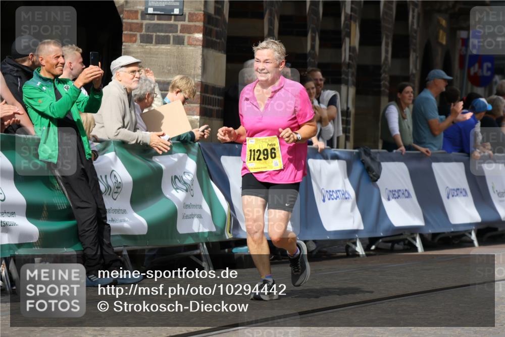 13.09.2026 - 21. swb-Marathon Bremen Strokosch-Dieckow http://msf.ph/oto/10294442 13.09.2026 11:20:30 Ziel 10430, 11244, 11333, 11337, 12374, 11529, 11530, 11541, 11675, 11980, 12153, 12316, 12317 meine-sportfotos.de