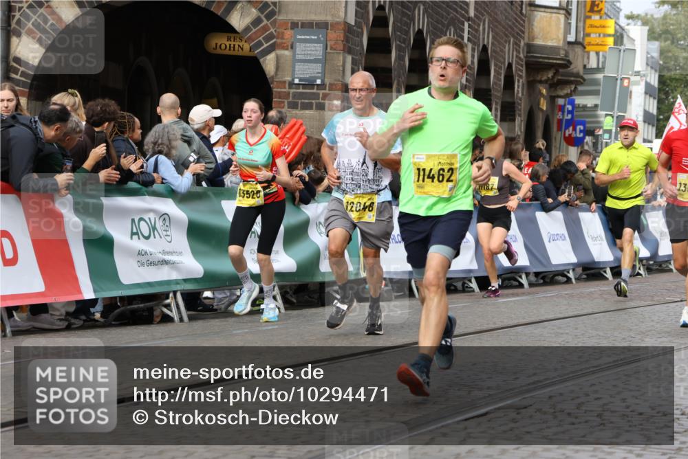 13.09.2026 - 21. swb-Marathon Bremen Strokosch-Dieckow http://msf.ph/oto/10294471 13.09.2026 10:47:27 Ziel 10289, 10744, 11060, 11199, 11212, 11344, 11462, 11608, 11650, 11651, 11783, 11814, 12298, 12415, 12470, 13589, 13613, 10210, 10223, 10270, 10594, 10807, 10860, 10873, 11130, 11469, 11646, 11809, 11894, 12077, 12296, 12318, 12547, 13521 meine-sportfotos.de