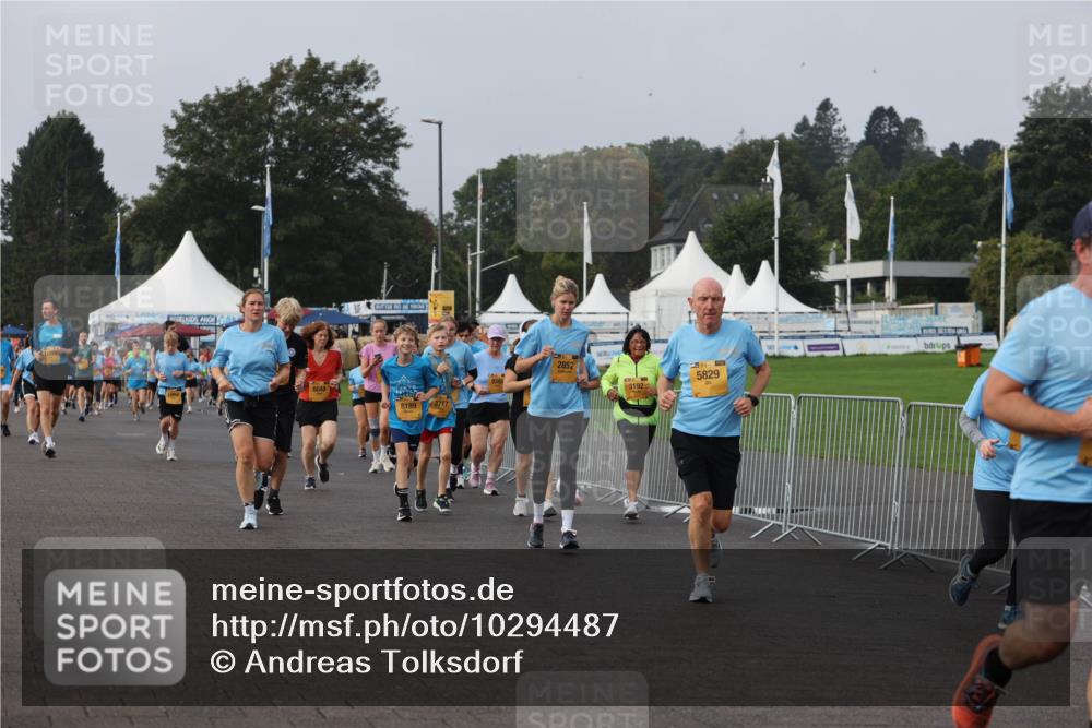 13.09.2026 - Kiel Lauf Andreas Tolksdorf http://msf.ph/oto/10294487 13.09.2026 09:27:07 Kiellinie 6048, 8189, 3717, 2852, 13, 5829 meine-sportfotos.de