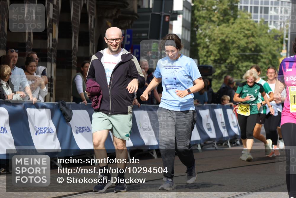 13.09.2026 - 21. swb-Marathon Bremen Strokosch-Dieckow http://msf.ph/oto/10294504 13.09.2026 11:20:37 Ziel 11244, 11296, 11333, 11337, 12285, 12374, 11529, 11530, 11675, 12153, 12316, 12317 meine-sportfotos.de