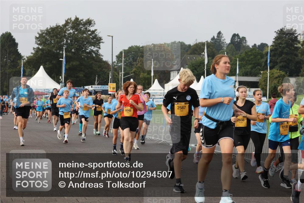 13.09.2026 - Kiel Lauf Andreas Tolksdorf http://msf.ph/oto/10294507 13.09.2026 09:27:11 Kiellinie 12678, 10498, 6048, 2587, 2656, 8189 meine-sportfotos.de