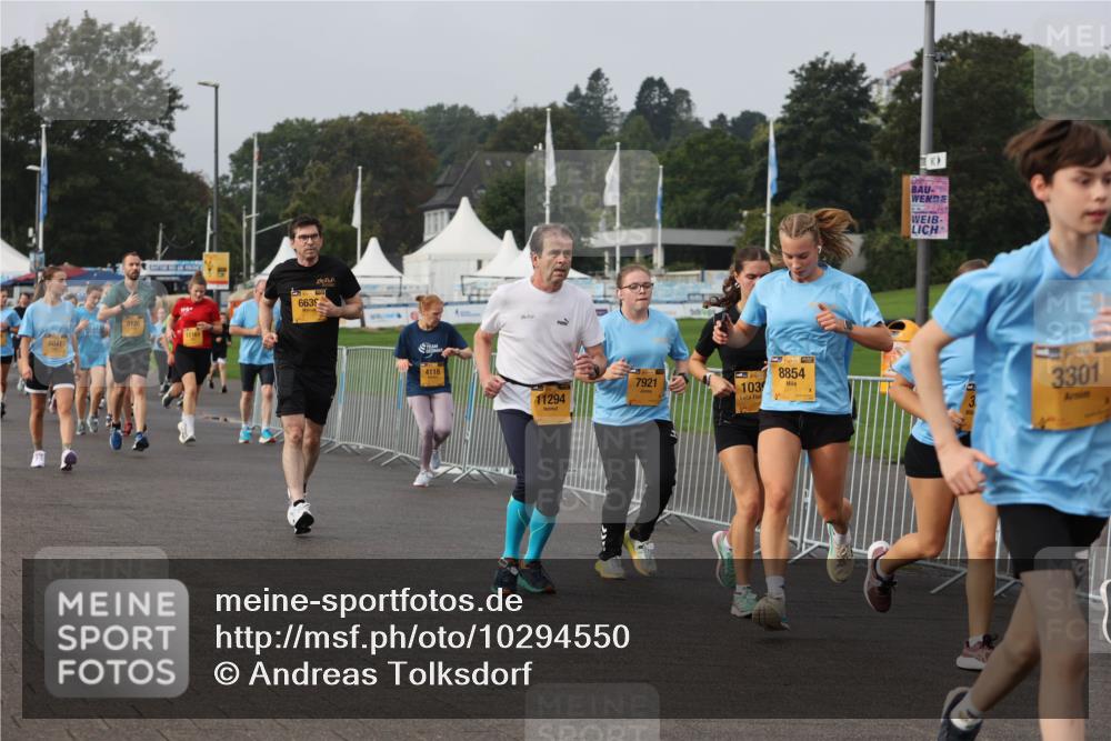 13.09.2026 - Kiel Lauf Andreas Tolksdorf http://msf.ph/oto/10294550 13.09.2026 09:27:18 Kiellinie 9841, 8126, 6639, 4118, 11294, 7921, 3, 103, 1438, 8854, 3301 meine-sportfotos.de