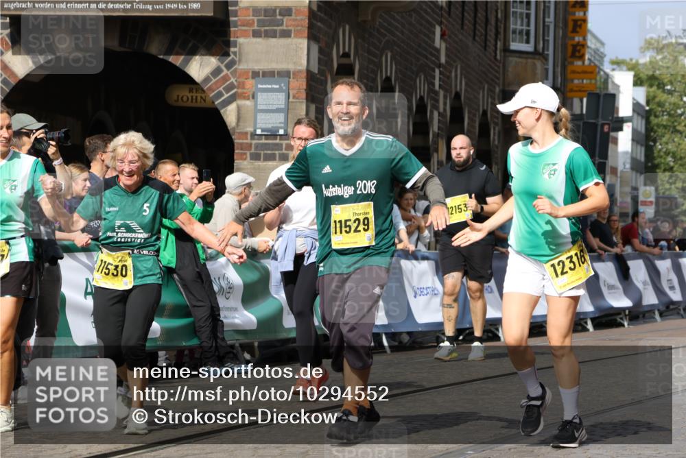 13.09.2026 - 21. swb-Marathon Bremen Strokosch-Dieckow http://msf.ph/oto/10294552 13.09.2026 11:20:46 Ziel 10161, 11296, 11541, 11980, 12285, 12374, 10407, 12542 meine-sportfotos.de