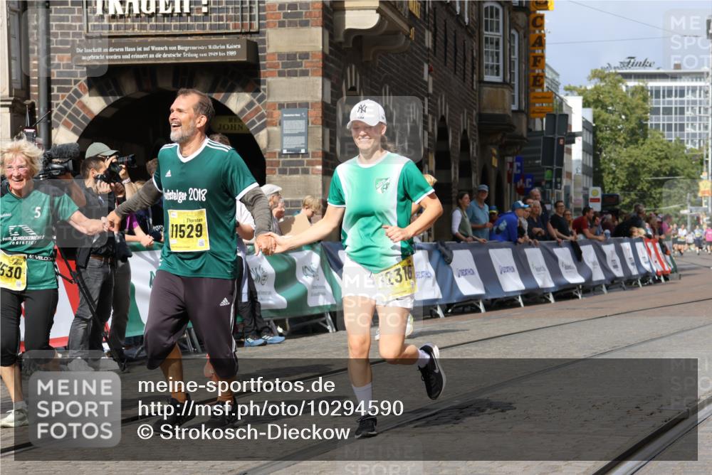 13.09.2026 - 21. swb-Marathon Bremen Strokosch-Dieckow http://msf.ph/oto/10294590 13.09.2026 11:20:47 Ziel 10161, 11296, 11541, 11980, 12285, 12374, 10407, 12542 meine-sportfotos.de