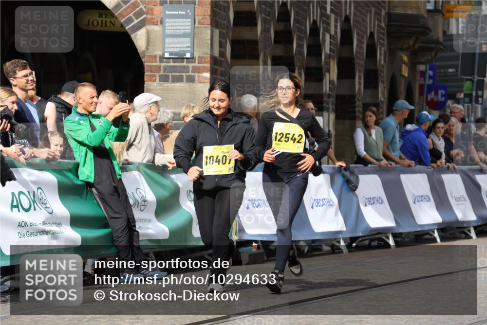 13.09.2026 - 21. swb-Marathon Bremen Strokosch-Dieckow http://msf.ph/oto/10294633 13.09.2026 11:21:04 Ziel 11529, 11530, 11541, 11675, 11980, 12153, 12316, 12317 meine-sportfotos.de