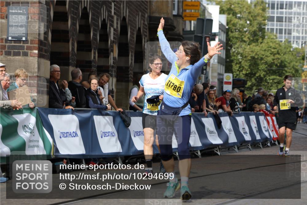 13.09.2026 - 21. swb-Marathon Bremen Strokosch-Dieckow http://msf.ph/oto/10294699 13.09.2026 11:21:27 Ziel 11104, 11821 meine-sportfotos.de