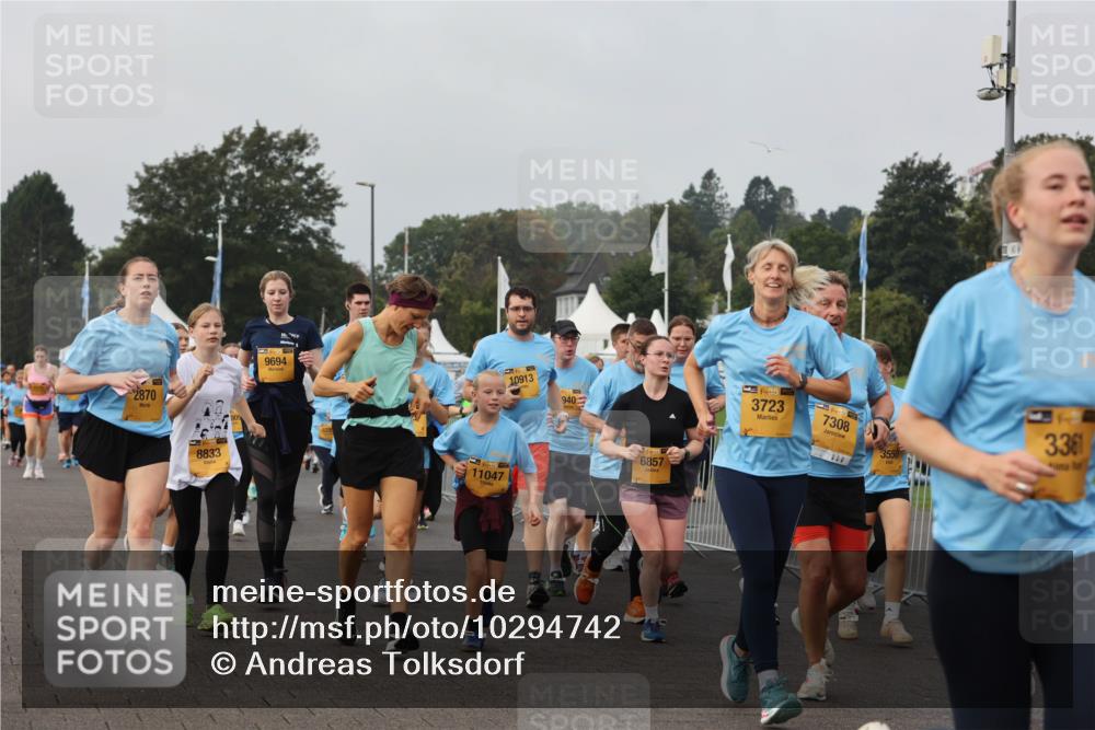 13.09.2026 - Kiel Lauf Andreas Tolksdorf http://msf.ph/oto/10294742 13.09.2026 09:27:54 Kiellinie 2870, 8833, 9694, 1404, 10913, 940, 11047, 6857, 39, 3723, 39, 7308, 3550, 3361 meine-sportfotos.de