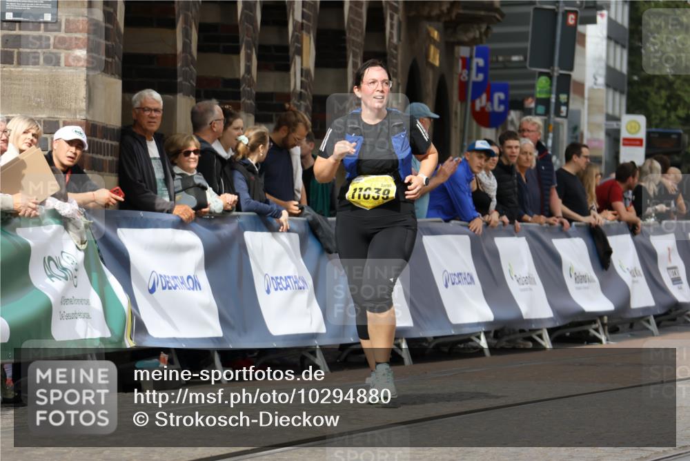 13.09.2026 - 21. swb-Marathon Bremen Strokosch-Dieckow http://msf.ph/oto/10294880 13.09.2026 11:21:58 Ziel 11104, 11821, 11698, 12157 meine-sportfotos.de