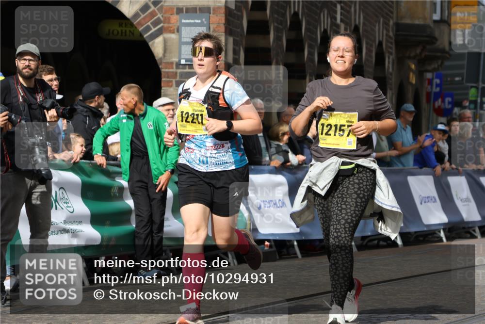 13.09.2026 - 21. swb-Marathon Bremen Strokosch-Dieckow http://msf.ph/oto/10294931 13.09.2026 11:22:08 Ziel 11104, 11639, 11423, 12444 meine-sportfotos.de