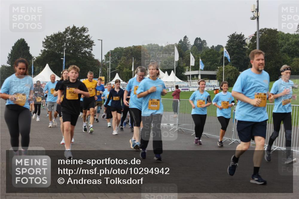 13.09.2026 - Kiel Lauf Andreas Tolksdorf http://msf.ph/oto/10294942 13.09.2026 09:28:16 Kiellinie 6150, 804, 1713, 1718, 11312 meine-sportfotos.de