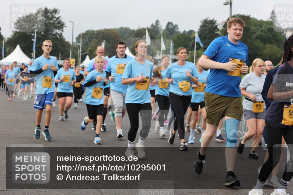 13.09.2026 - Kiel Lauf Andreas Tolksdorf http://msf.ph/oto/10295001 13.09.2026 09:28:23 Kiellinie 2835, 5791, 8152, 12107, 559, 5185, 5619, 971, 38, 20, 803, 95 meine-sportfotos.de