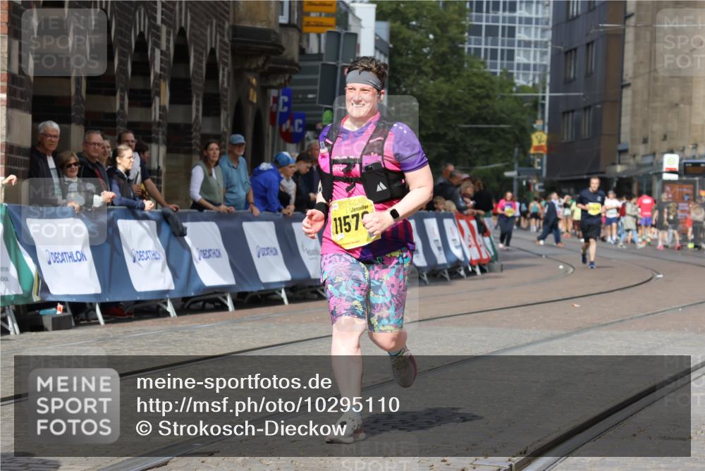 13.09.2026 - 21. swb-Marathon Bremen Strokosch-Dieckow http://msf.ph/oto/10295110 13.09.2026 11:22:34 Ziel 11423, 11698, 12444, 11574 meine-sportfotos.de