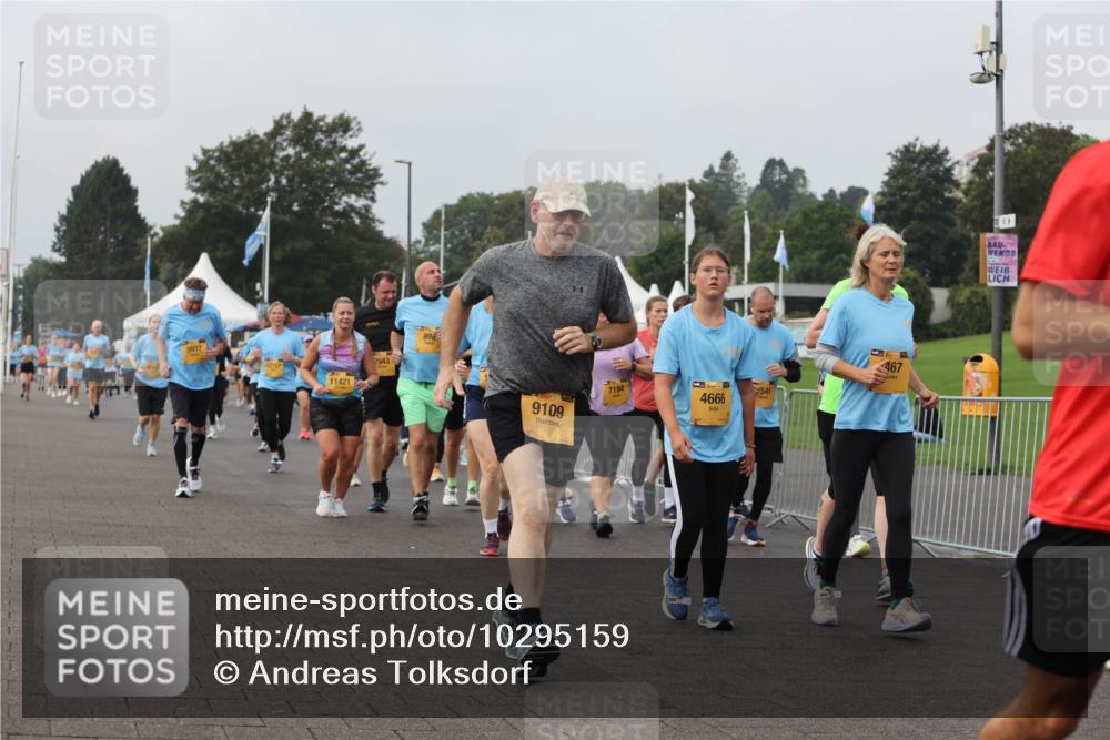 13.09.2026 - Kiel Lauf Andreas Tolksdorf http://msf.ph/oto/10295159 13.09.2026 09:28:42 Kiellinie 5937, 12167, 11421, 2943, 896, 7194, 38, 9109, 4666, 467 meine-sportfotos.de