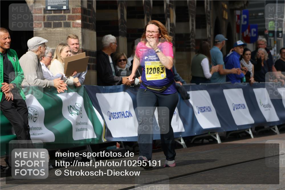 13.09.2026 - 21. swb-Marathon Bremen Strokosch-Dieckow http://msf.ph/oto/10295191 13.09.2026 11:23:03 Ziel 11574, 10349, 10754, 10925 meine-sportfotos.de