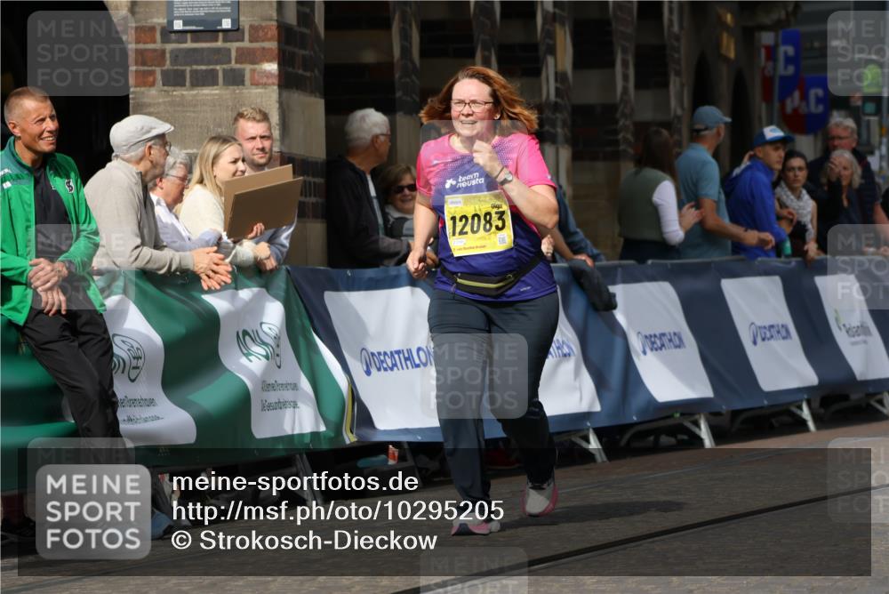 13.09.2026 - 21. swb-Marathon Bremen Strokosch-Dieckow http://msf.ph/oto/10295205 13.09.2026 11:23:04 Ziel 11574, 10349, 10754, 10925 meine-sportfotos.de