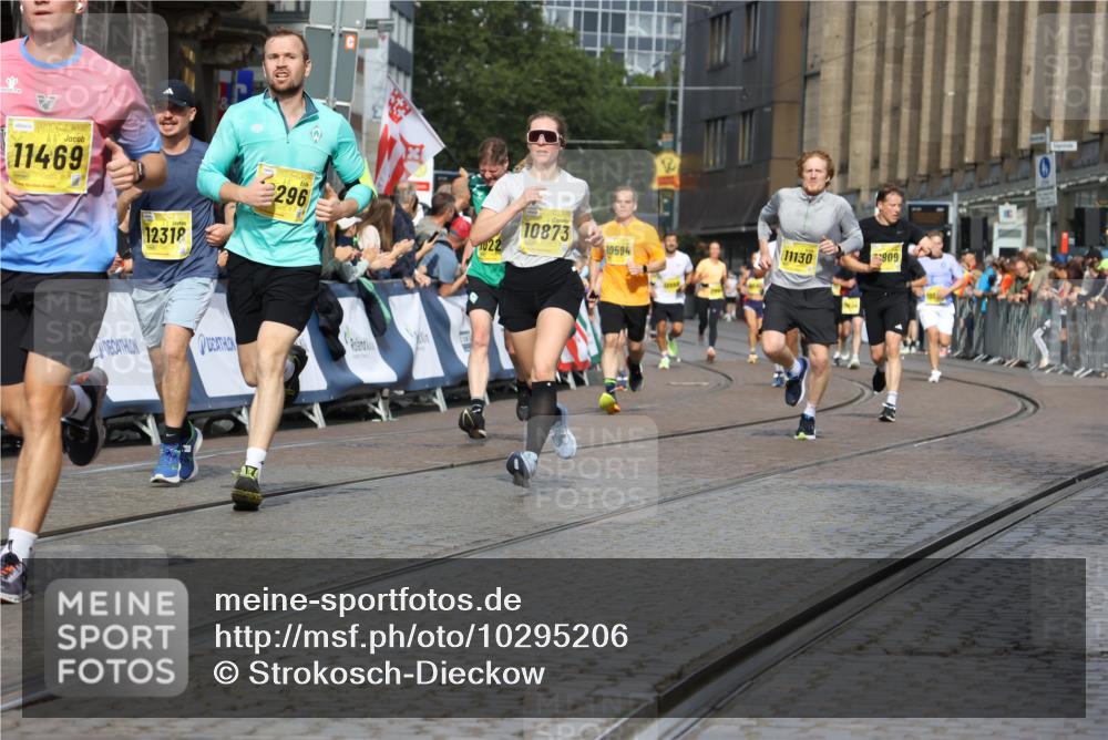 13.09.2026 - 21. swb-Marathon Bremen Strokosch-Dieckow http://msf.ph/oto/10295206 13.09.2026 10:47:40 Ziel 10189, 10310, 10319, 10807, 10898, 11187, 11269, 11462, 11650, 11651, 11814, 12048, 12195, 12298, 13528, 13545, 13589, 10172, 10393, 10592, 11018, 11360, 11634, 11894, 12278, 12558 meine-sportfotos.de