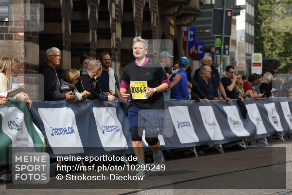 13.09.2026 - 21. swb-Marathon Bremen Strokosch-Dieckow http://msf.ph/oto/10295249 13.09.2026 11:23:17 Ziel 12083, 10925, 11266, 11663, 12340, 12440 meine-sportfotos.de