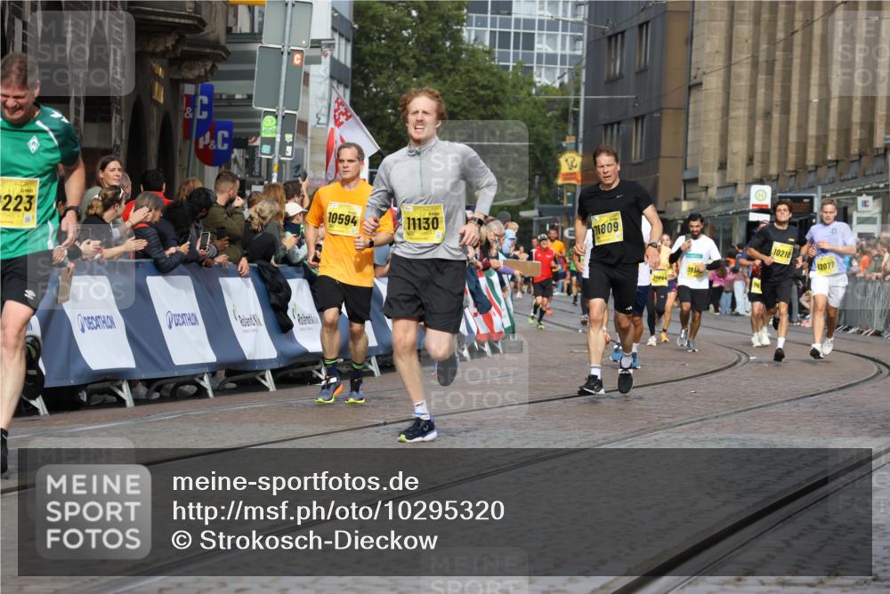 13.09.2026 - 21. swb-Marathon Bremen Strokosch-Dieckow http://msf.ph/oto/10295320 13.09.2026 10:47:43 Ziel 10189, 10270, 10310, 10319, 10807, 10873, 10898, 11187, 11269, 11462, 11469, 11646, 12048, 12195, 12296, 12298, 13521, 13528, 13545, 13589, 10172, 10592, 11018, 11360, 11634, 11735, 12278, 12558 meine-sportfotos.de