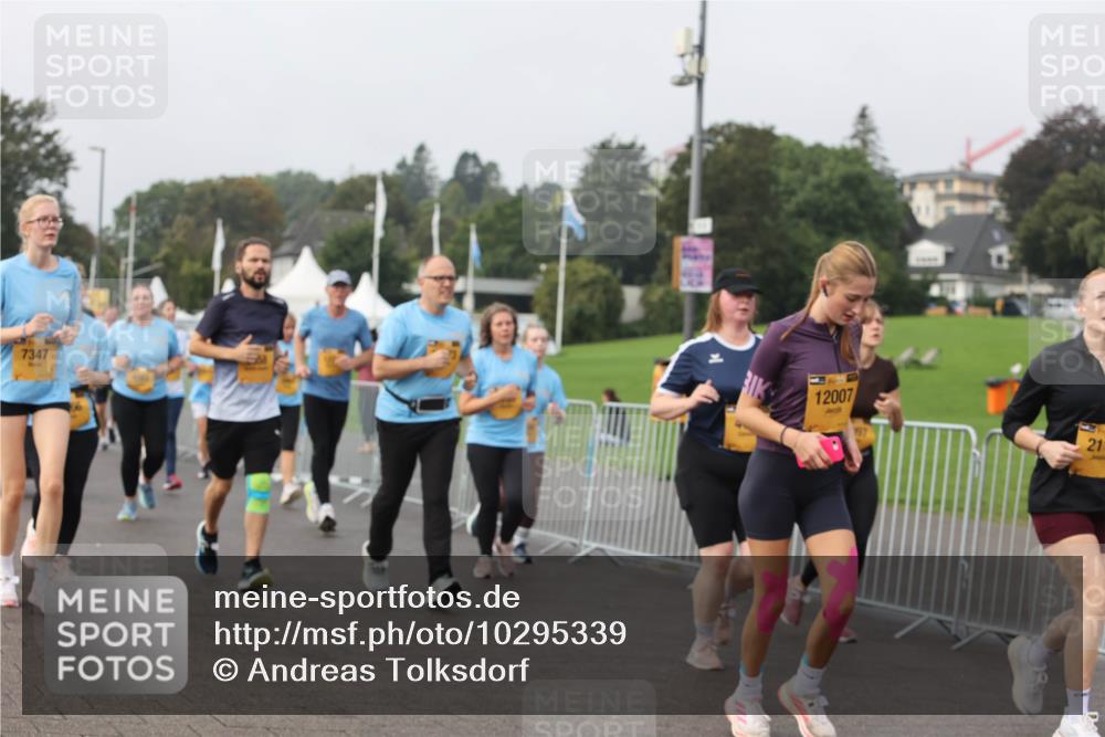 13.09.2026 - Kiel Lauf Andreas Tolksdorf http://msf.ph/oto/10295339 13.09.2026 09:29:05 Kiellinie 7347, 12007, 21 meine-sportfotos.de