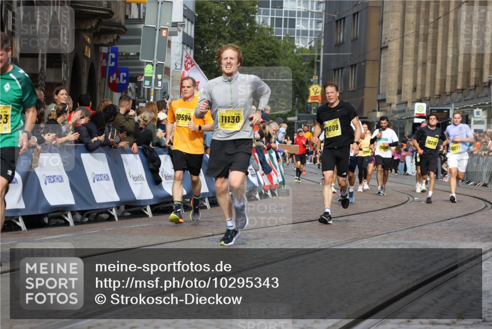 13.09.2026 - 21. swb-Marathon Bremen Strokosch-Dieckow http://msf.ph/oto/10295343 13.09.2026 10:47:43 Ziel 10189, 10270, 10310, 10319, 10807, 10873, 10898, 11187, 11269, 11462, 11469, 11646, 12048, 12195, 12296, 12298, 13521, 13528, 13545, 13589, 10172, 10592, 11018, 11360, 11634, 11735, 12278, 12558 meine-sportfotos.de