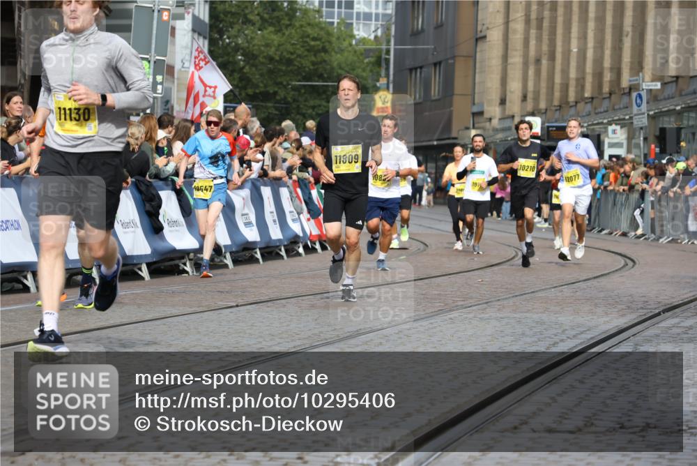 13.09.2026 - 21. swb-Marathon Bremen Strokosch-Dieckow http://msf.ph/oto/10295406 13.09.2026 10:47:44 Ziel 10189, 10223, 10270, 10310, 10319, 10807, 10873, 10898, 11187, 11269, 11462, 11469, 11646, 12048, 12195, 12296, 12298, 12318, 13521, 13528, 13545, 10592, 11018, 11360, 11634, 11735, 12278, 12487, 12558 meine-sportfotos.de