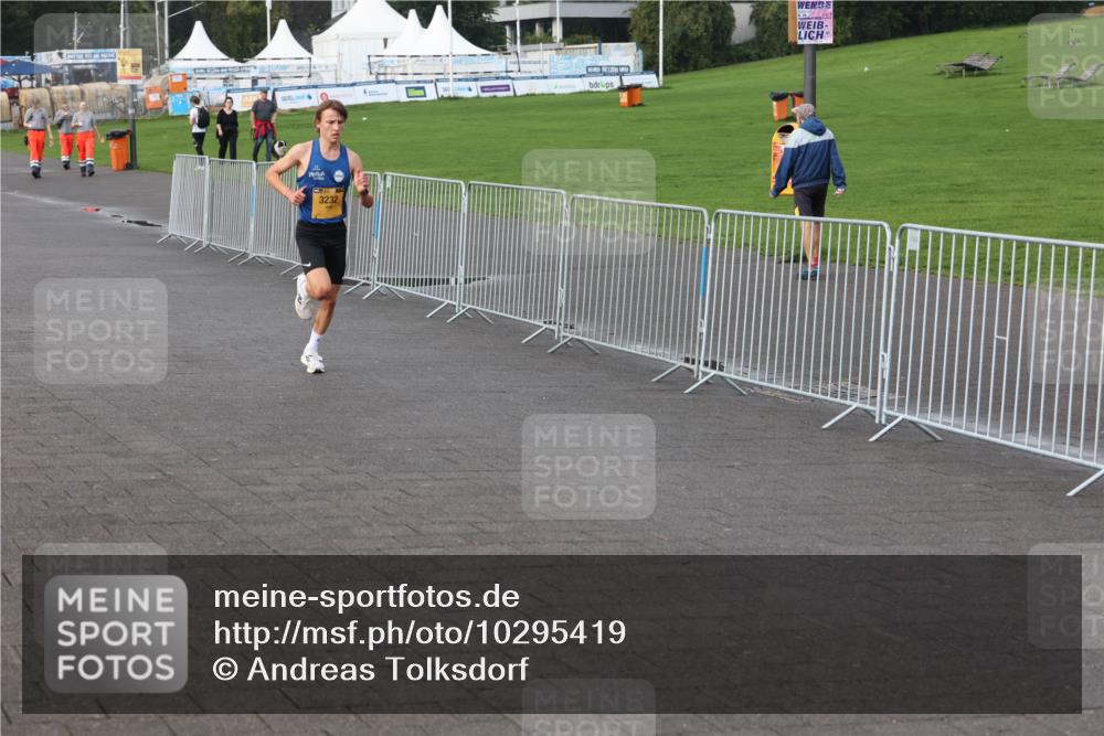 13.09.2026 - Kiel Lauf Andreas Tolksdorf http://msf.ph/oto/10295419 13.09.2026 09:20:20 Kiellinie 3232 meine-sportfotos.de