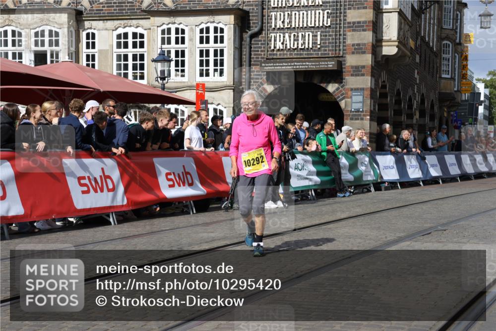 13.09.2026 - 21. swb-Marathon Bremen Strokosch-Dieckow http://msf.ph/oto/10295420 13.09.2026 11:24:01 Ziel 12440 meine-sportfotos.de