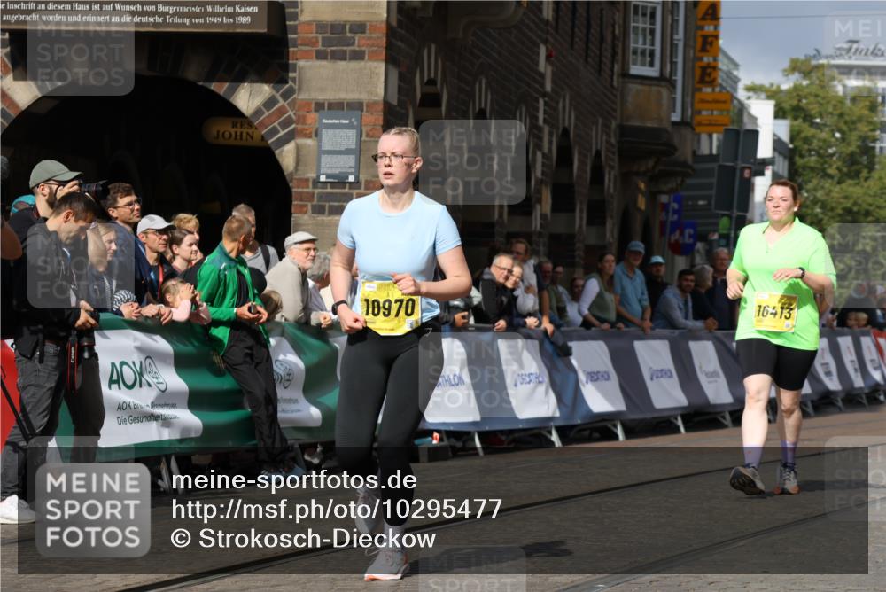 13.09.2026 - 21. swb-Marathon Bremen Strokosch-Dieckow http://msf.ph/oto/10295477 13.09.2026 11:24:07 Ziel 10292, 11712 meine-sportfotos.de