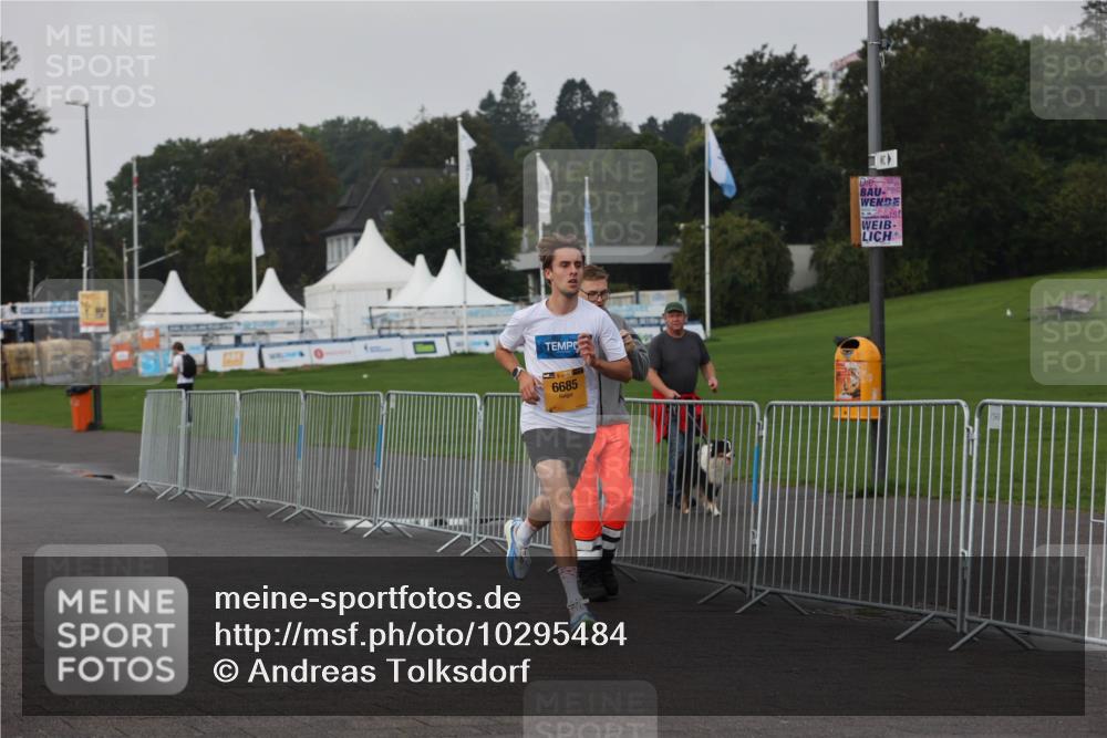 13.09.2026 - Kiel Lauf Andreas Tolksdorf http://msf.ph/oto/10295484 13.09.2026 09:20:56 Kiellinie 6685 meine-sportfotos.de