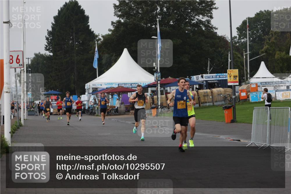 13.09.2026 - Kiel Lauf Andreas Tolksdorf http://msf.ph/oto/10295507 13.09.2026 09:21:01 Kiellinie 6, 7743, 2162, 728 meine-sportfotos.de