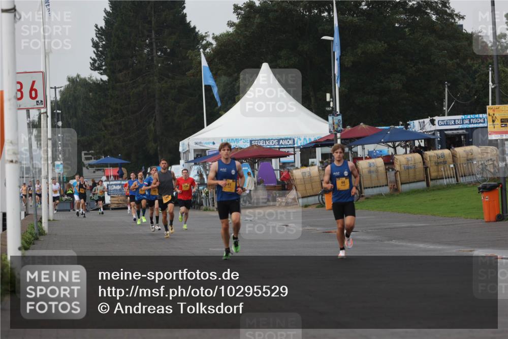 13.09.2026 - Kiel Lauf Andreas Tolksdorf http://msf.ph/oto/10295529 13.09.2026 09:21:07 Kiellinie 36, 5, 941, 44, 33 meine-sportfotos.de