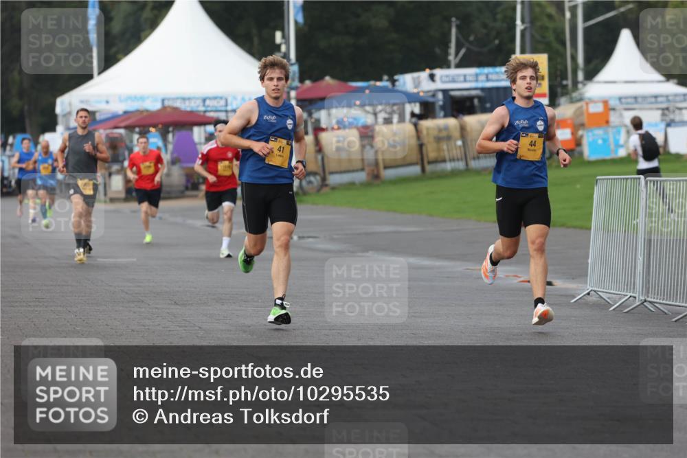 13.09.2026 - Kiel Lauf Andreas Tolksdorf http://msf.ph/oto/10295535 13.09.2026 09:21:10 Kiellinie 41, 44 meine-sportfotos.de