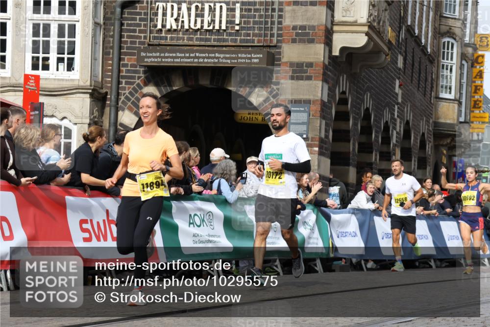 13.09.2026 - 21. swb-Marathon Bremen Strokosch-Dieckow http://msf.ph/oto/10295575 13.09.2026 10:47:54 Ziel 10189, 10210, 10223, 10270, 10310, 10393, 10594, 10807, 10860, 10873, 11130, 11469, 11646, 11809, 11894, 12077, 12296, 12318, 12547, 13521, 10142, 10329, 11058, 11193, 11735, 12354, 12487, 13620 meine-sportfotos.de