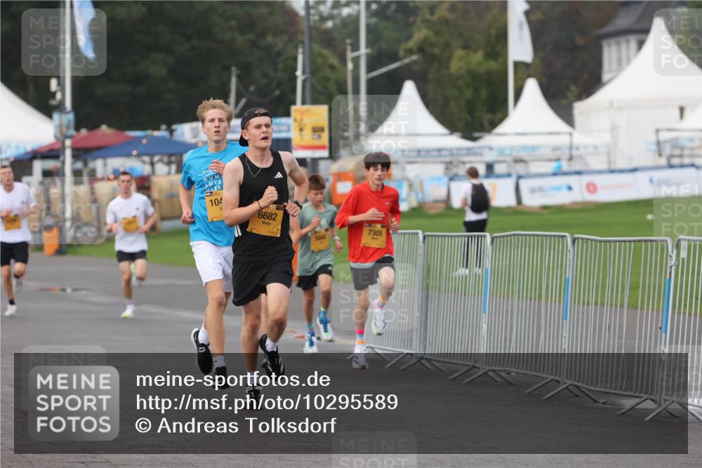 13.09.2026 - Kiel Lauf Andreas Tolksdorf http://msf.ph/oto/10295589 13.09.2026 09:21:27 Kiellinie 104, 6682, 5041, 7305 meine-sportfotos.de