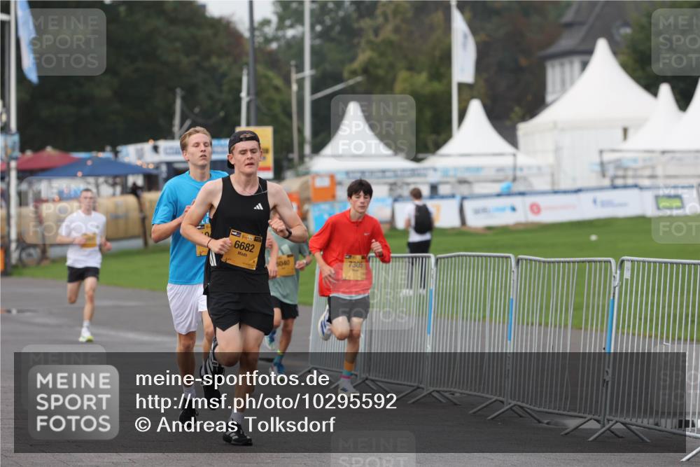 13.09.2026 - Kiel Lauf Andreas Tolksdorf http://msf.ph/oto/10295592 13.09.2026 09:21:27 Kiellinie 38, 6682, 5040, 7305 meine-sportfotos.de