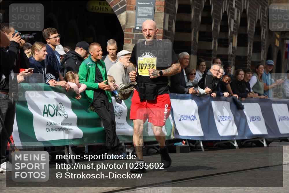13.09.2026 - 21. swb-Marathon Bremen Strokosch-Dieckow http://msf.ph/oto/10295602 13.09.2026 11:25:38 Ziel 10533 meine-sportfotos.de
