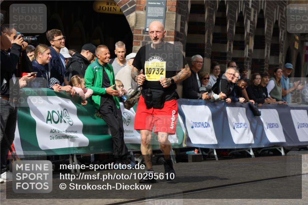 13.09.2026 - 21. swb-Marathon Bremen Strokosch-Dieckow http://msf.ph/oto/10295610 13.09.2026 11:25:38 Ziel 10533 meine-sportfotos.de