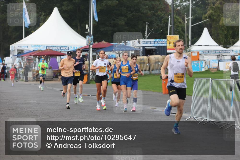 13.09.2026 - Kiel Lauf Andreas Tolksdorf http://msf.ph/oto/10295647 13.09.2026 09:21:40 Kiellinie 11719, 7588, 58, 11791, 10864, 10069 meine-sportfotos.de