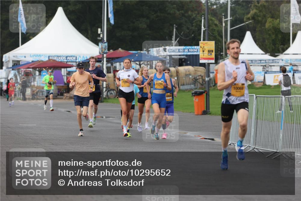 13.09.2026 - Kiel Lauf Andreas Tolksdorf http://msf.ph/oto/10295652 13.09.2026 09:21:40 Kiellinie 7127, 7586, 5, 11791, 0864, 10069 meine-sportfotos.de